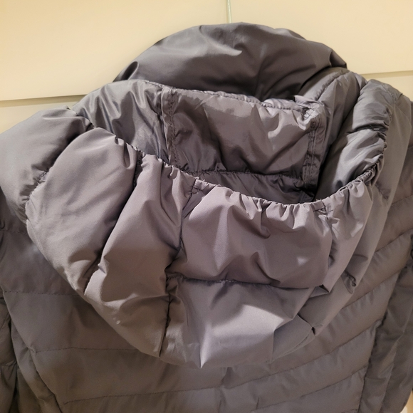 Women's Gray Puffer Jacket - Picture 12 of 13